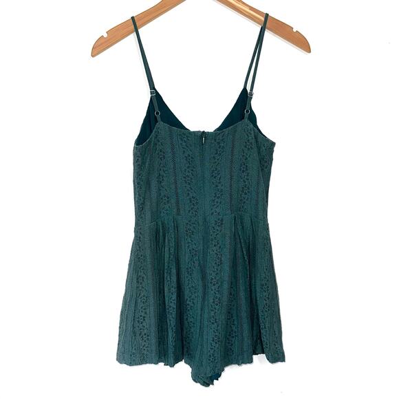 Moon River Lace Up Lace Romper Playsuit Size Small - Picture 9 of 15